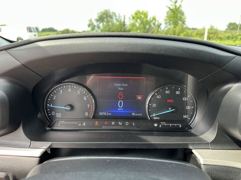 Used 2024 Ford Explorer XLT AWD/4WD image 26