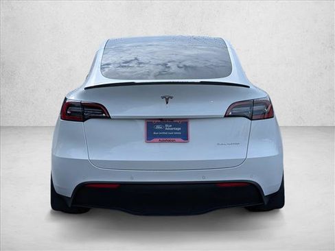 Used 2021 Tesla Model Y Long Range AWD/4WD image 7