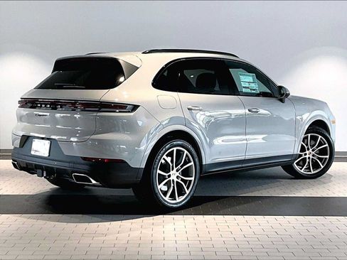 New 2026 Porsche Cayenne AWD/4WD image 7