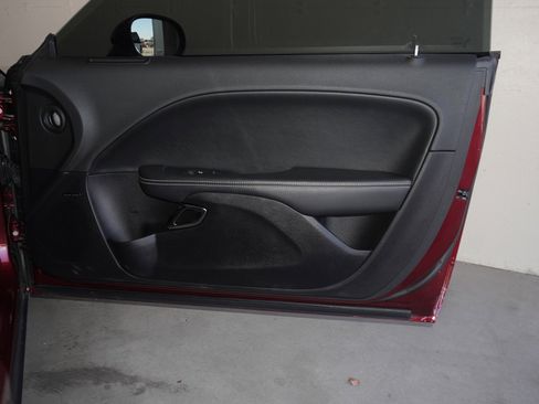 Used 2019 Dodge Challenger SRT Hellcat Redeye image 37