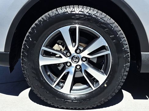 Used 2016 Toyota RAV4 XLE FWD image 8