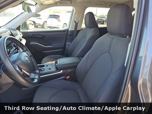 Used 2022 Toyota Highlander L image 10