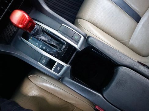 Used 2016 Honda Civic Touring image 34