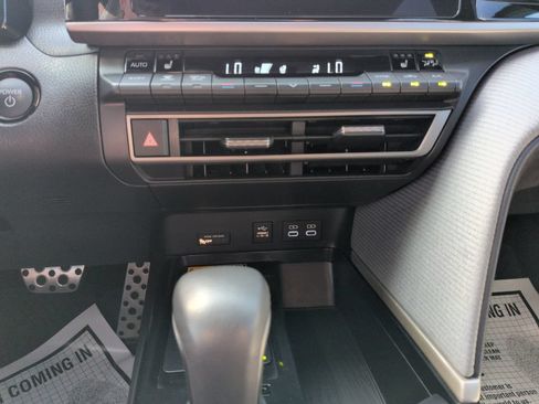 Certified 2025 Toyota Camry SE w/ Convenience Package FWD image 18
