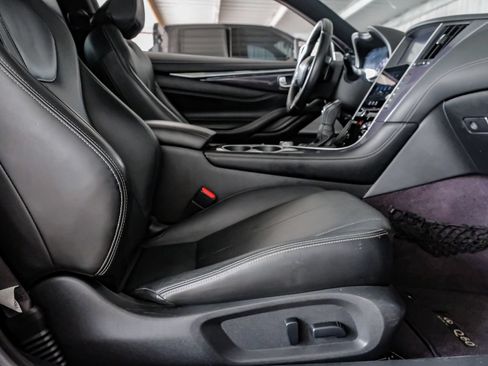 Used 2018 INFINITI Q60 Red Sport 400 w/ Sensory Package 3.0T Sport RWD image 31