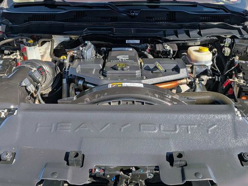 Used 2018 RAM 2500 Laramie w/ Snow Chief Group AWD/4WD image 13