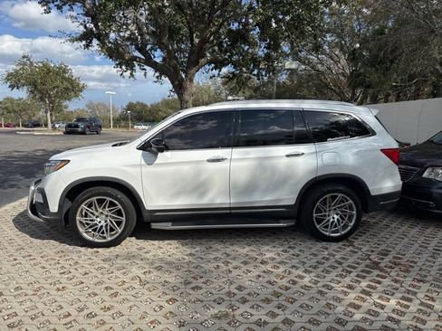 Used 2020 Honda Pilot Touring image 3