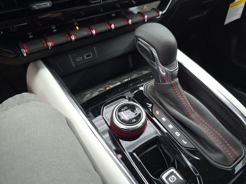 New 2024 GMC Canyon AT4X w/ AT4X AEV Edition image 27