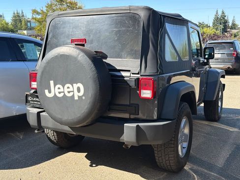 Used 2018 Jeep Wrangler Sport AWD/4WD image 2