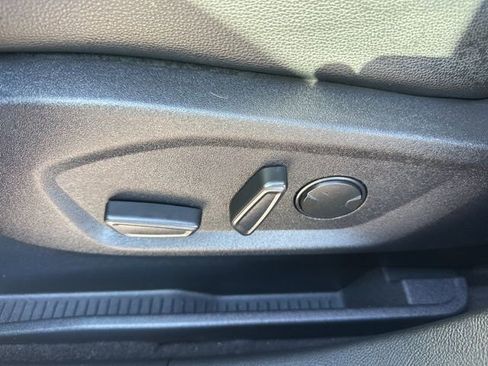 Used 2024 Ford Edge Titanium image 11