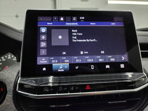 Used 2024 Jeep Compass Latitude image 44