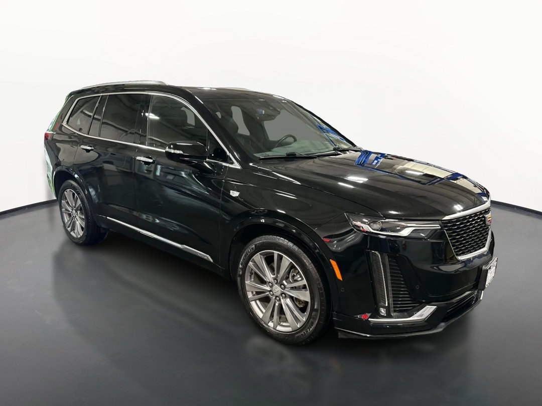 Certified 2023 Cadillac XT6 Premium Luxury w/ Technology Package AWD/4WD image 3