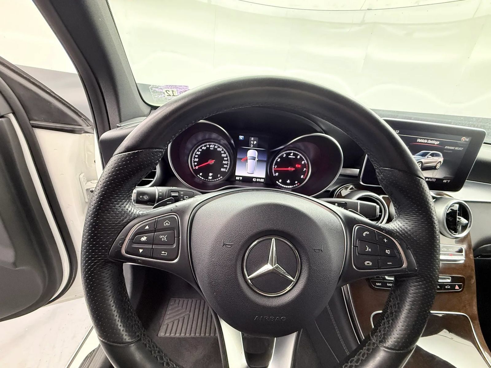 Used 2018 Mercedes-Benz GLC 300 4MATIC image 36