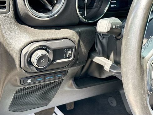 Used 2023 Jeep Wrangler Unlimited Sahara w/ Cold Weather Group AWD/4WD image 11