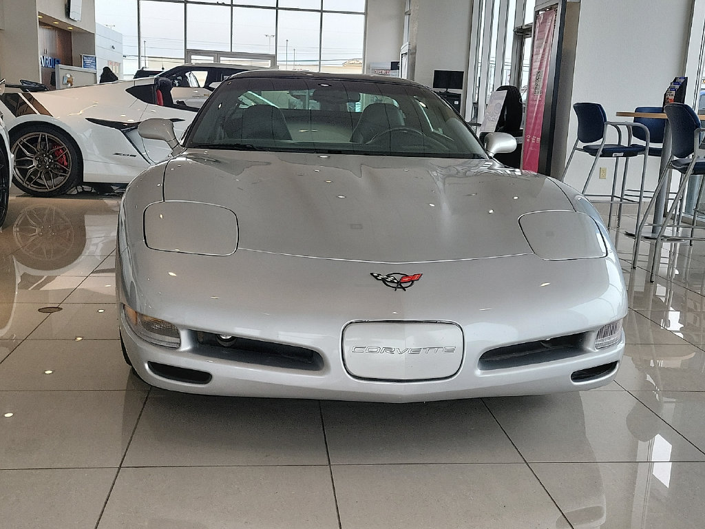 Used 2001 Chevrolet Corvette Coupe w/ Preferred Equipment Group2 RWD image 3