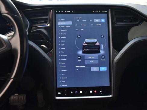 Used 2018 Tesla Model X 75D image 29