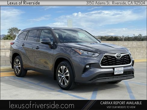 Used 2020 Toyota Highlander XLE image 1