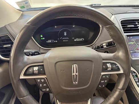 Used 2020 Lincoln Nautilus Reserve w/ Equipment Group 201A FWD image 12