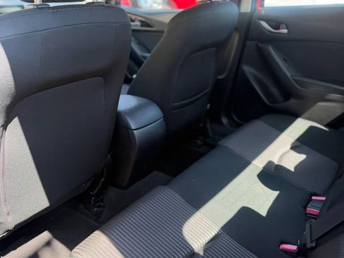 Used 2014 MAZDA MAZDA3 i Touring w/ Moonroof Package 1 FWD image 9