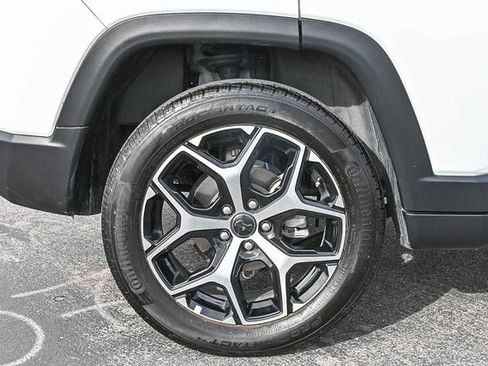 Used 2025 Jeep Compass Limited AWD/4WD image 12