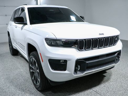 Used 2022 Jeep Grand Cherokee Overland w/ Adv Protech Group III AWD/4WD image 5