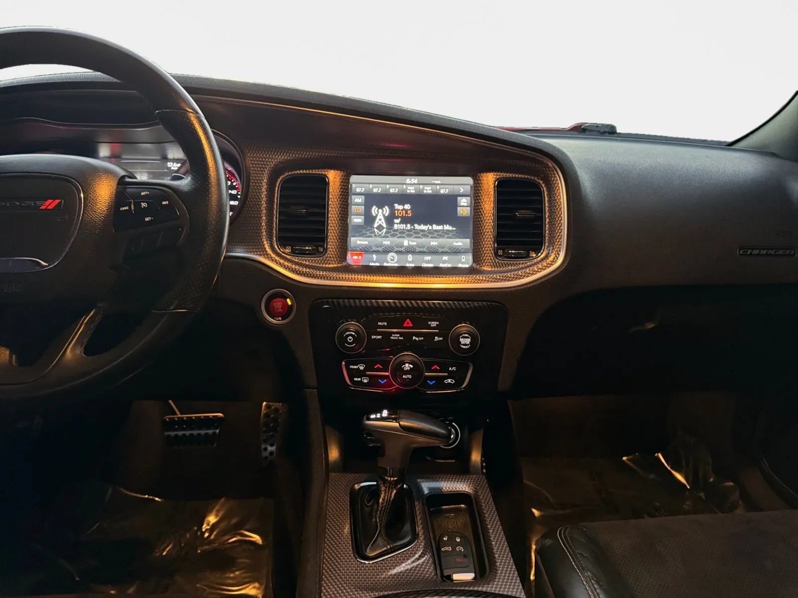 Used 2018 Dodge Charger R/T Scat Pack w/ Dynamics Package RWD image 13