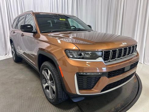 New 2026 Jeep Grand Cherokee L Limited AWD/4WD image 26