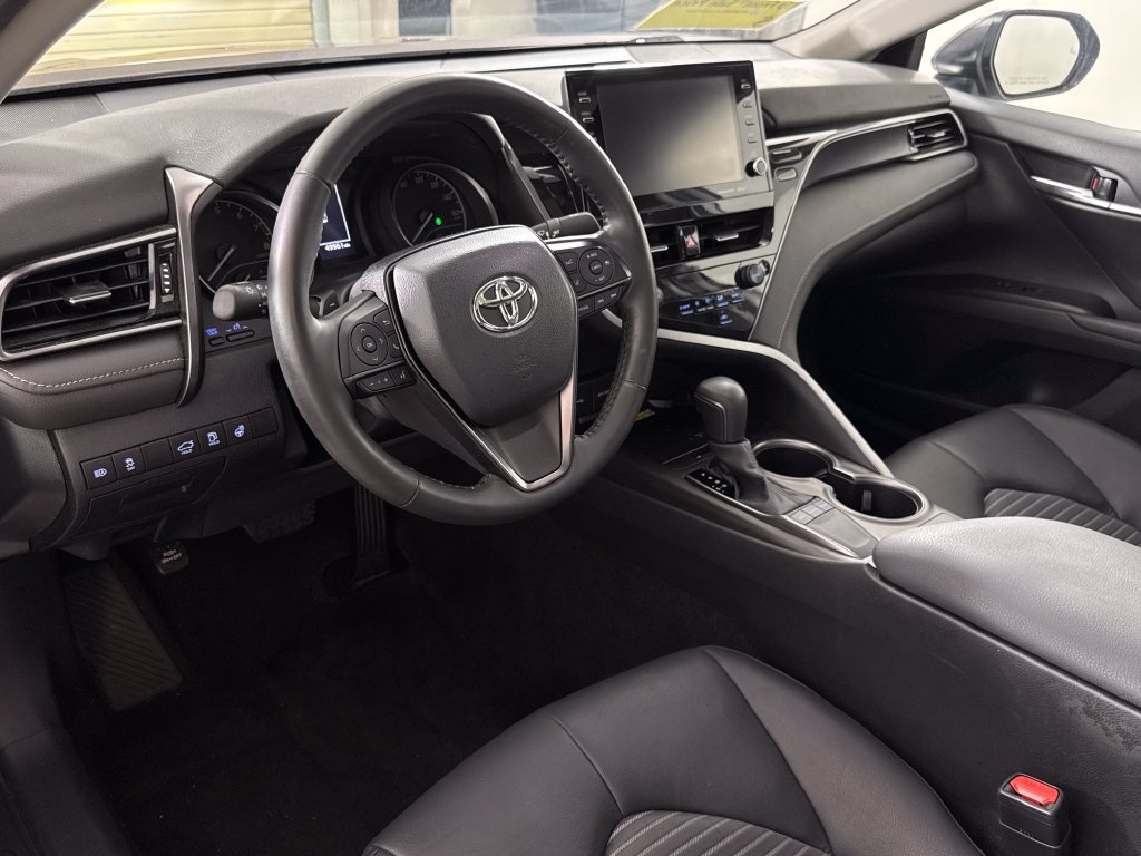 Used 2024 Toyota Camry SE w/ Cold Weather Package FWD image 14