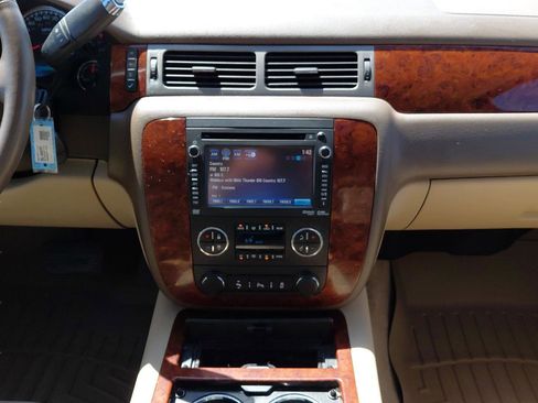 Used 2013 Chevrolet Tahoe LTZ image 41