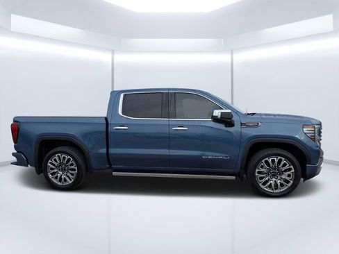 Used 2025 GMC Sierra 1500 Denali Ultimate image 2