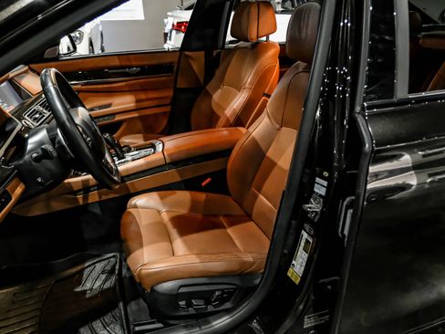 Used 2014 BMW 750i RWD image 34