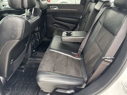 Used 2019 Jeep Grand Cherokee Altitude image 13