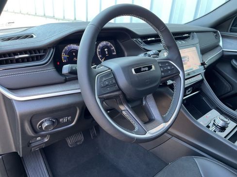 New 2026 Jeep Grand Cherokee Altitude AWD/4WD image 3