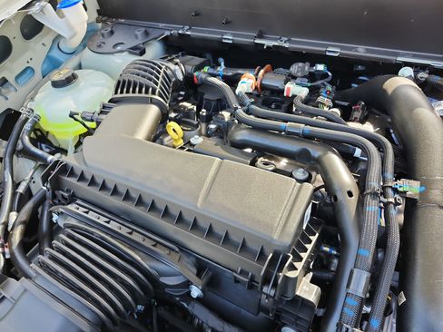 Certified 2025 Ford Maverick Lariat image 21