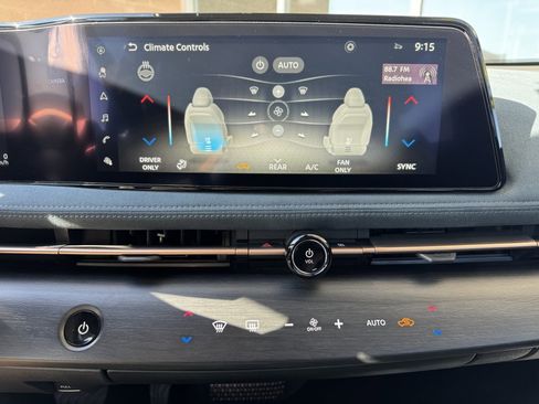 Used 2023 Nissan Ariya image 26