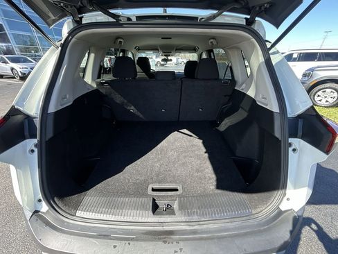 Used 2023 Nissan Rogue S image 28