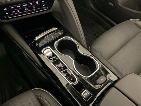 Used 2021 Buick Envision Essence w/ Technology Package I image 14