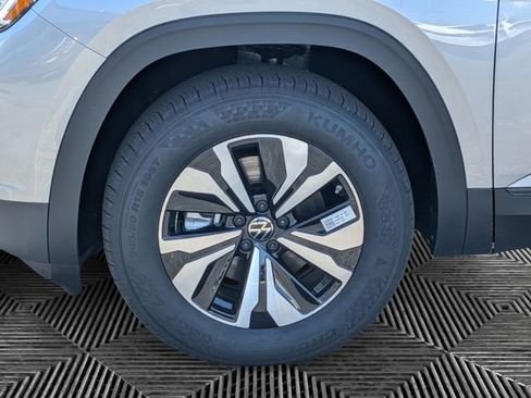 New 2026 Volkswagen Atlas SE image 9