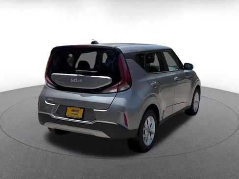 Used 2025 Kia Soul LX w/ LX Technology Package FWD image 13