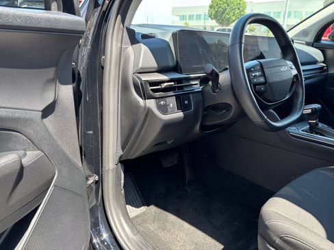 Used 2026 Kia Sportage LX FWD image 34