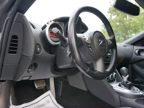 Used 2014 Nissan 370Z Touring RWD image 24