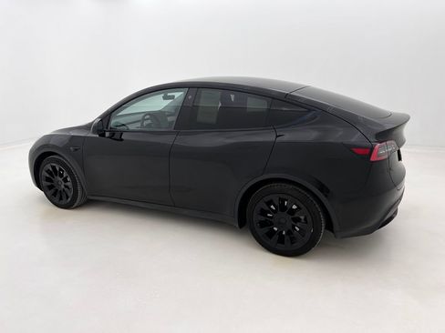 Used 2021 Tesla Model Y Long Range image 10