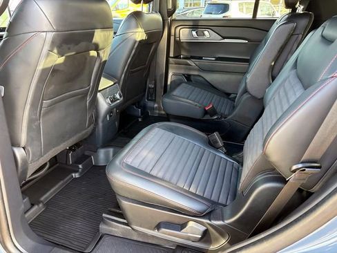 Used 2025 Ford Explorer ST-Line image 11