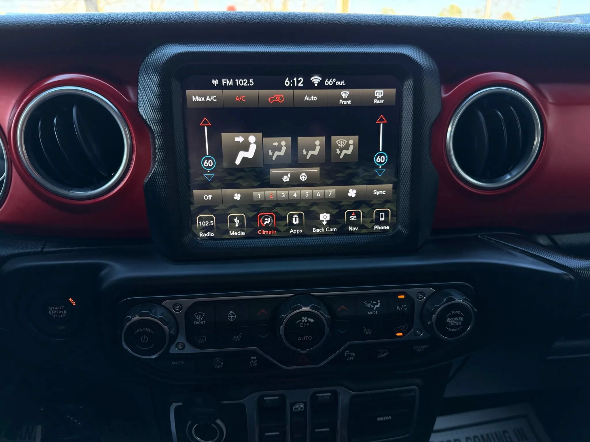 Used 2018 Jeep Wrangler Unlimited Rubicon AWD/4WD image 29