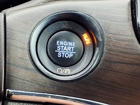 Used 2019 Jeep Grand Cherokee Overland image 21