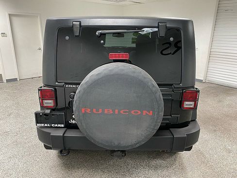 Used 2018 Jeep Wrangler Rubicon w/ Power Convenience Group image 6