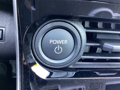 Used 2025 Toyota bZ4X FWD image 19