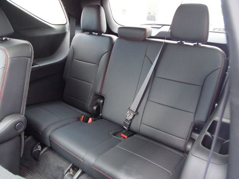 Used 2024 Chevrolet Traverse RS w/ LPO, Floor Liner Package image 29