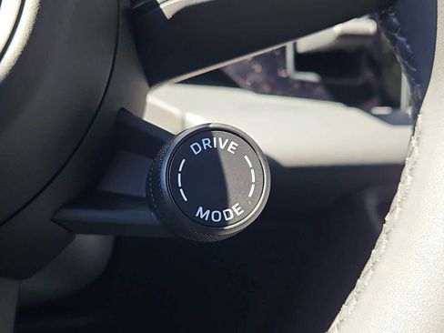 New 2026 Porsche Macan 4 Electric AWD/4WD image 17