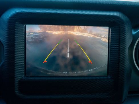 Used 2023 Jeep Wrangler Willys image 17